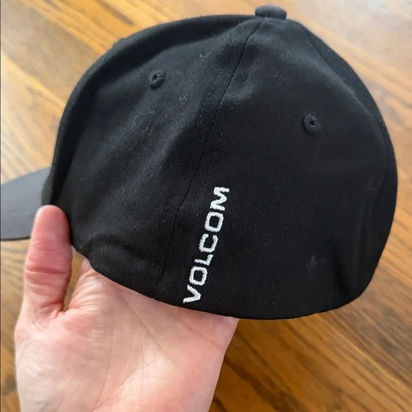 Volcom Black Cap with Gray Brim and Logo Patch - Picture 2 of 3